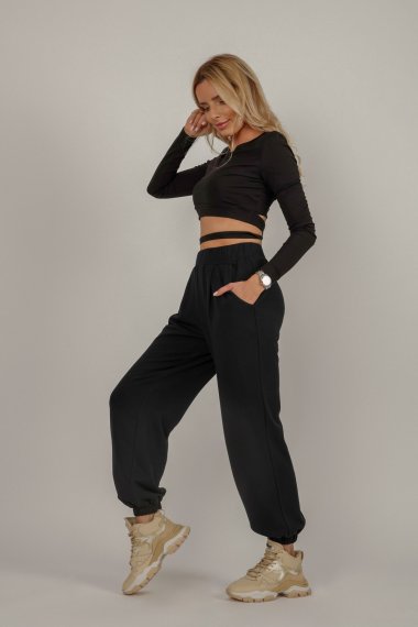 LONG-SLEEVE CROP TOP