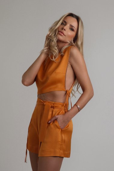 CHAIN-DETAIL TOP